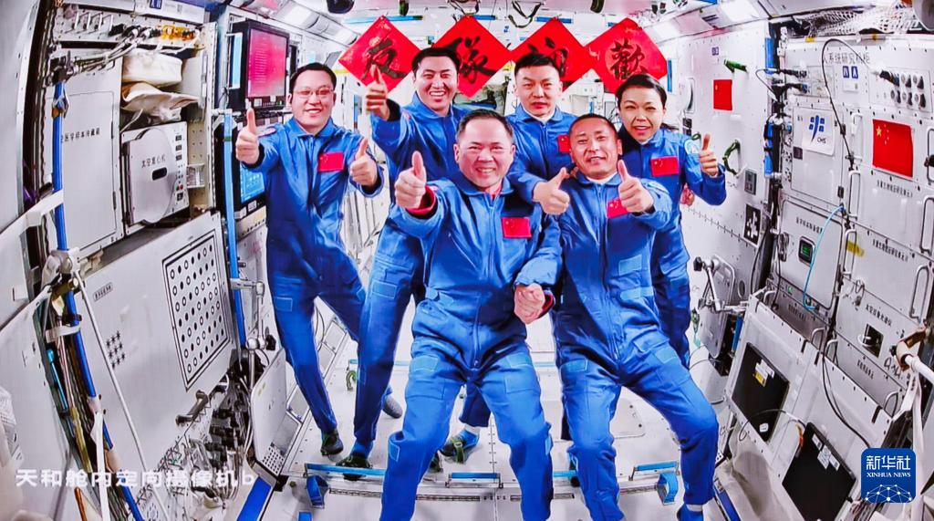 中国航天员完成第8次